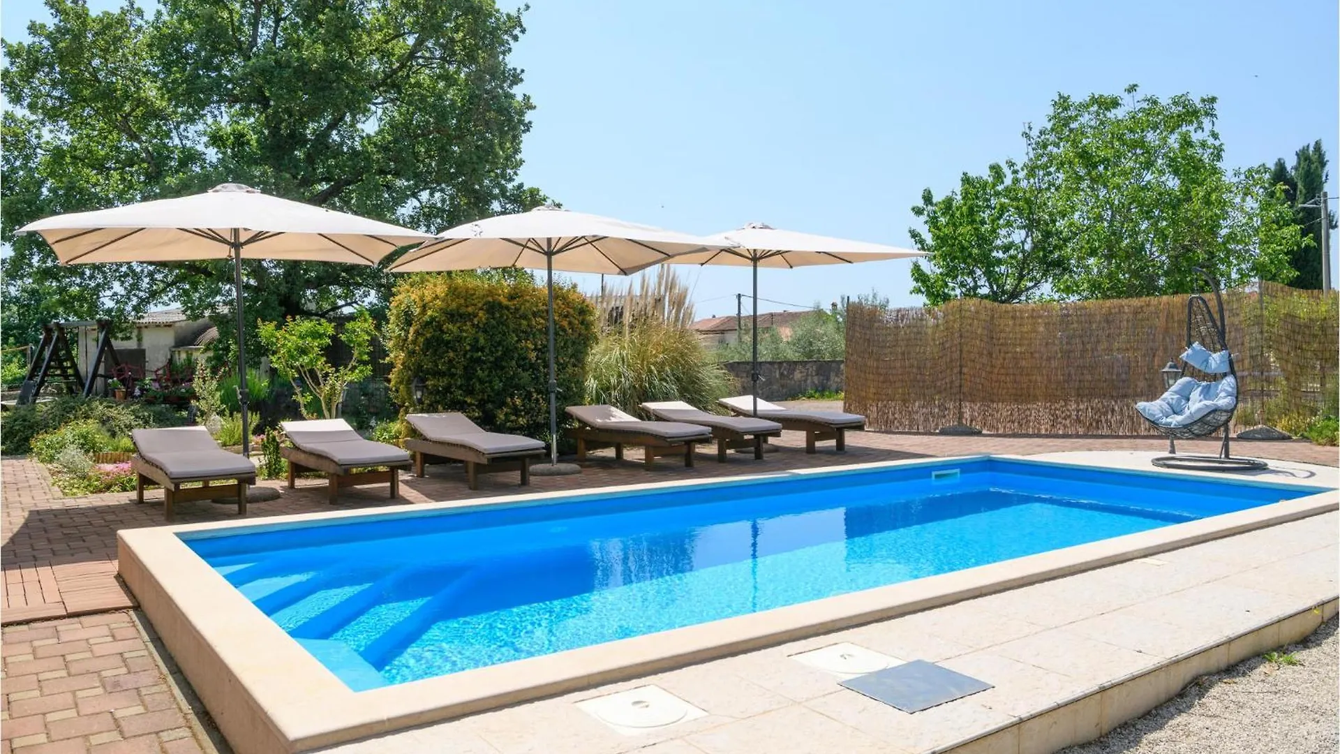 Holiday home Lovely Home In Marcana With Jacuzzi