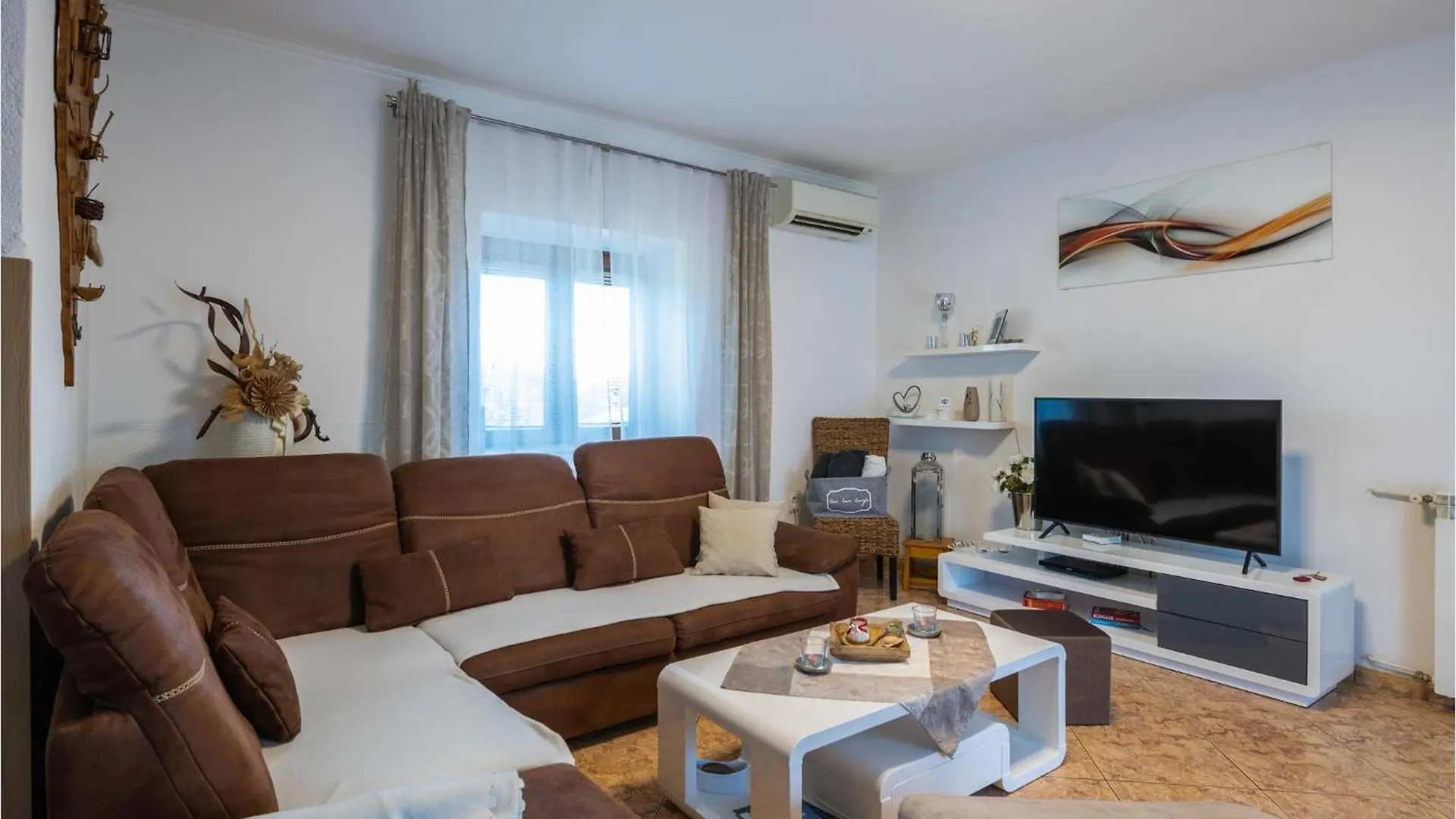 Lovely Home In Marcana With Jacuzzi Holiday home