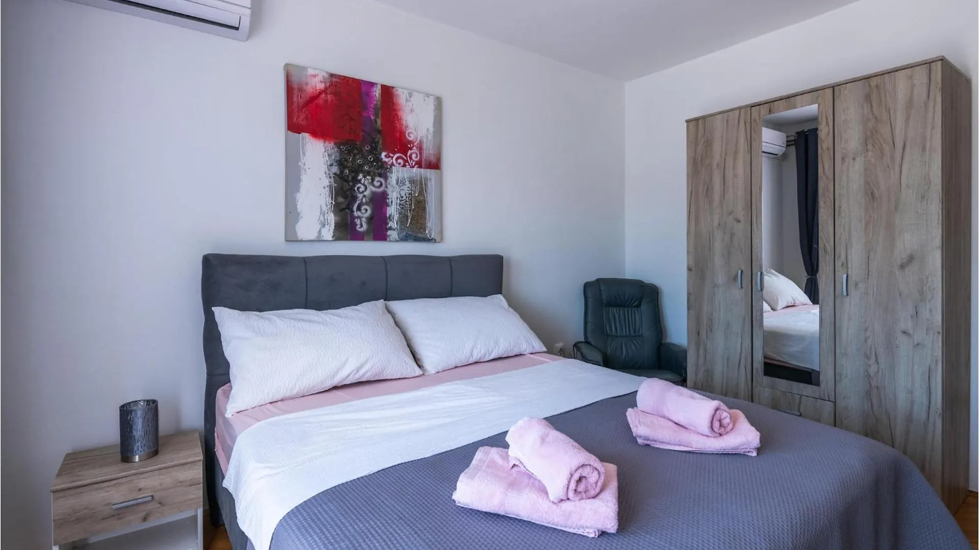 Lovely Home In Marcana With Jacuzzi