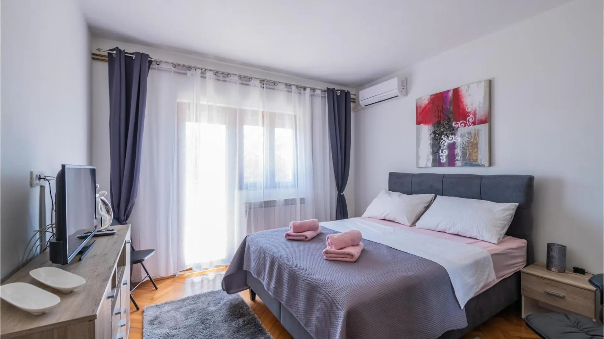 Lovely Home In Marcana With Jacuzzi Holiday home