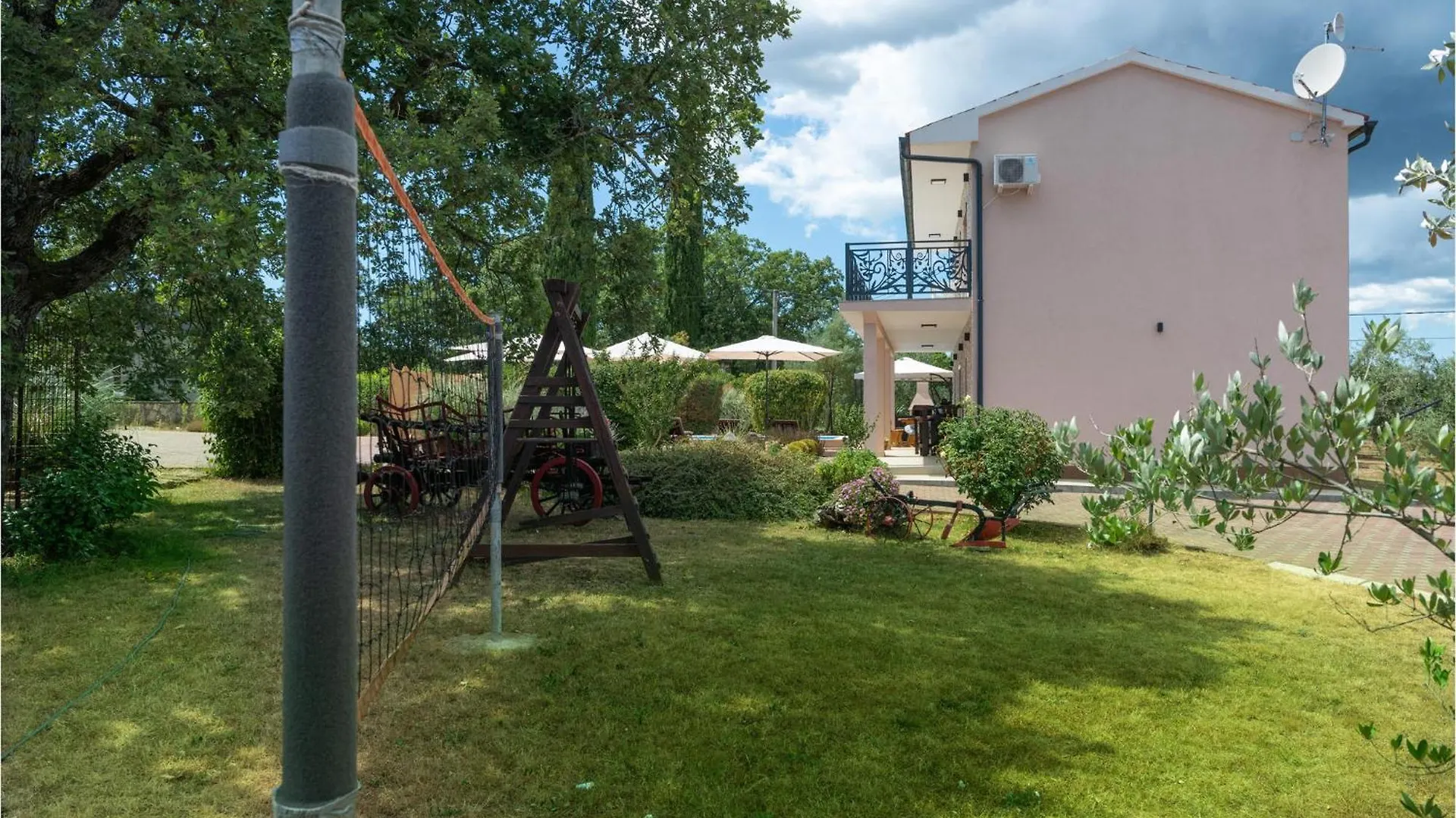 Lovely Home In Marcana With Jacuzzi Croatia
